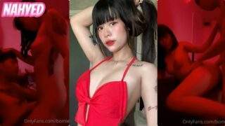 คลิปหลุดน้องโบนัส Onlyfans bomie คอนเทนต์ห้องเชือดไฟสีแดงสลัวๆ ขึ้นขย่มเย็ดคาโซฟาร่อนเอวขึ้นขย่มเน้นๆรัวๆ โดนจับพลิกเย็ดหีซอยๆรัวแล้วปล่อยแตกในฟินๆ