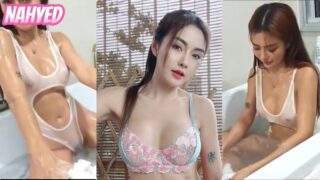 คลิปหลุดไลฟ์สด เชอรี่ สามโคก นางแบบสาวไทยคนดังนมใหญ่ลงอ่างอาบน้ำโชว์หี สวมชุดบอดี้สูทวาบหวิวจนหัวนมโผล่เห็นชัดๆ พอกางเกงในเปียกรัดหีอูมกลีบหีโผล่จนเห็นเป็นแคมปลิ้มออกมา หุ่นโครตเด็ดน่าจับเย็ดซะให้เข็ด